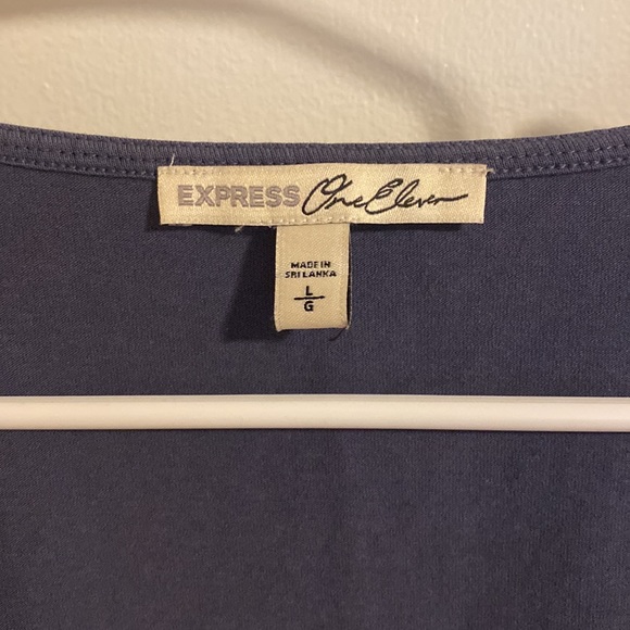 Express Women’s 3/4 Sleeve Top Size Large - Picture 2 of 5
